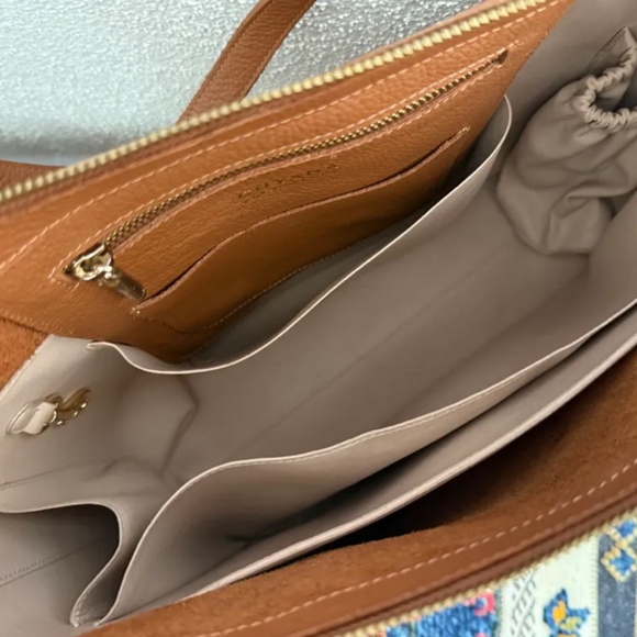 Cuyana Easy Zipper Tote - Picture 3 of 6